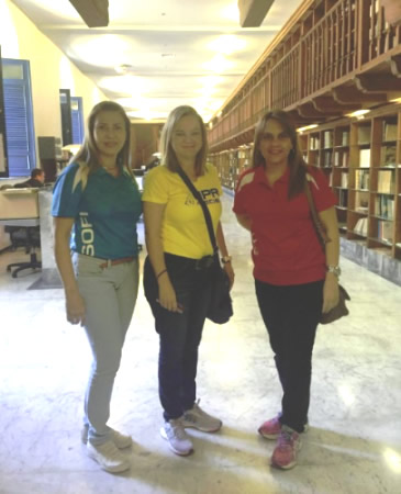 Profesoras Gisela Cordero, Gloria E. Saavedra y Vanessa Vélez visitando el Archivo General de PR del Instituto de Cultura Puertorriqueña